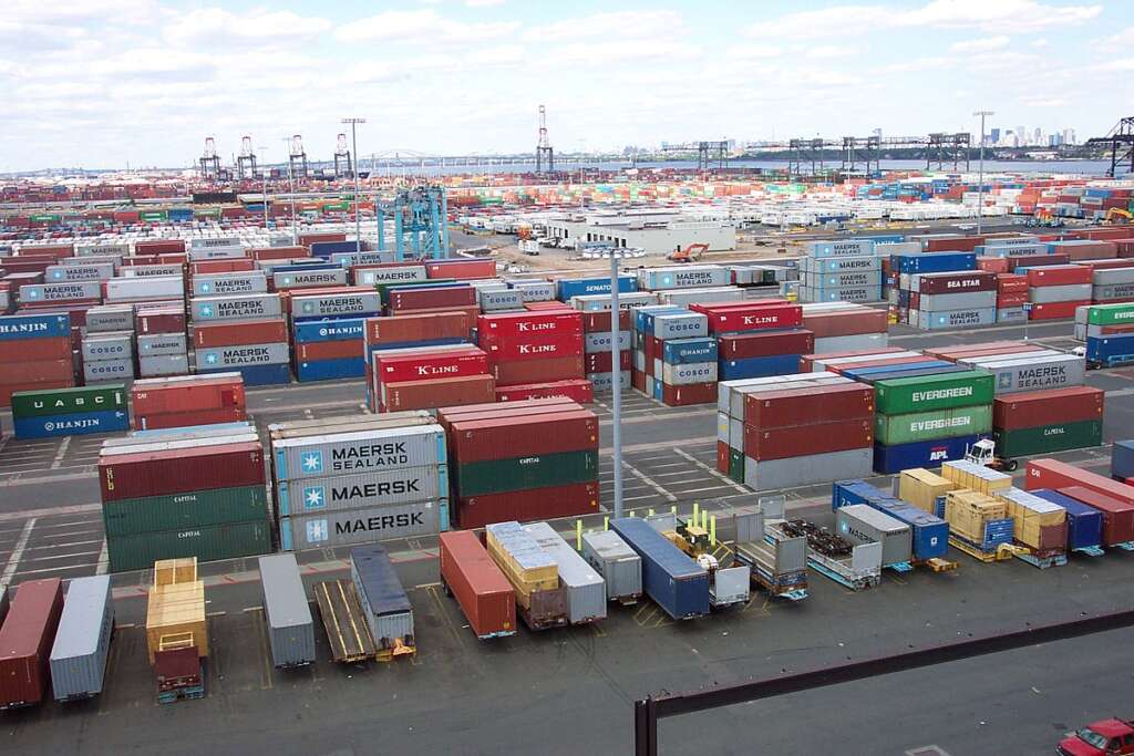 Các hãng container gặp khó đàm phán hợp đồng